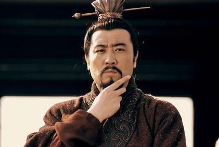 刘备当初窘迫的投奔曹操 曹操为什么还把刘备视作英雄