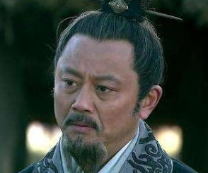 曹参是如何处理政事的？他为何能赢得赞誉？