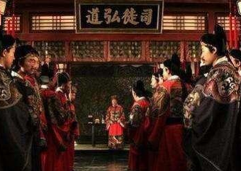 明朝时期的掌印太监和秉笔太监有何区别？谁的权力更大？