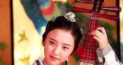 郭女王被送进皇宫以后，她又是如何成为曹丕的皇后？