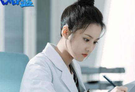 《你好，火焰蓝》晏蓝是谁演的？晏蓝扮演者资料介绍