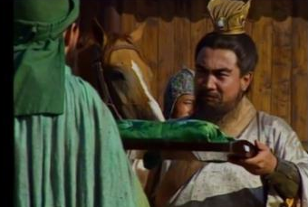 关羽过五关，斩六将，面对夏侯惇的斩杀，会是什么结局？