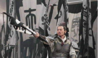 在嬴政即位秦王前，信陵君曾在哪三次战役中打败秦军？