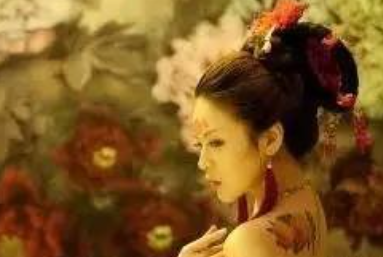 《秋蕊香·帘幕疏疏风透》的写作背景是什么？该如何理解呢？