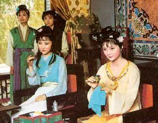 红楼梦金陵十二钗中，出身最好的姑娘是谁？