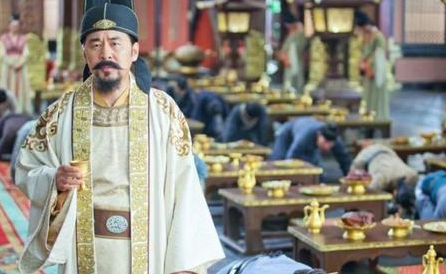 当初帮助赵匡胤上位的人是谁 赵匡胤又是怎么对待他们的