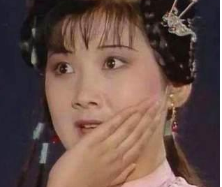 红楼梦中的白玉钏是什么人？她的双份子月钱从何而来