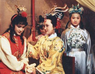 红楼梦中在宫中的贾元春过的是什么样的生活？
