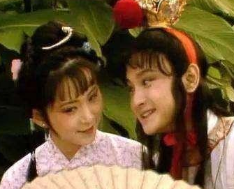 红楼梦中晴雯死前一晚上叫的人是谁？为何不是宝玉？
