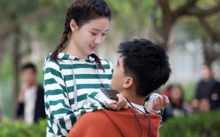 龚俊新剧《而你刚好发光》开播，剧中表现如何呢？