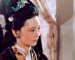 红楼梦中晴雯去世之后，王夫人做了什么事情？