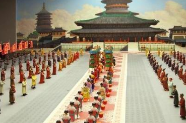 古代官员上朝时忍不住的话能去上厕所吗？