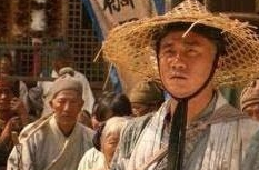 朱元璋登基时写了一首诗，读完后大臣们沉默了