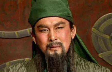 关羽想和马超较量一下，为何要询问诸葛亮的意见？