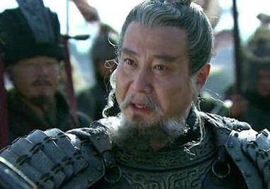 曹操在官渡之战后焚烧书信是为了什么？