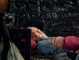 刘备临终前的托孤是跟谁学的？孙策的托孤是怎么回事？