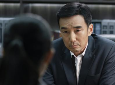 《暴风眼》施京明饰演的是谁？甘心为杨幂做陪衬