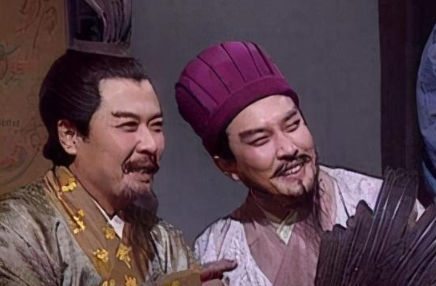 鲁肃提出的&ldquo;踏上对&rdquo;和诸葛亮的隆中对相比如何？