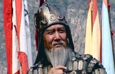 年轻时的黄忠为何不出名？他年轻时在干什么？