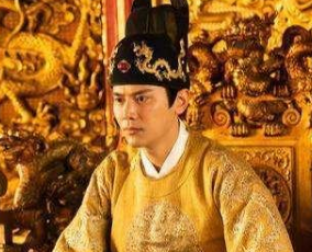 江川王朱徽煝作为岷王的子孙迁到府城是为了什么？