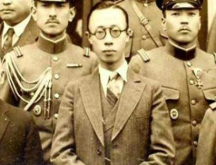 溥仪退位后没有权利了，为何还有人向他叩头拜礼？