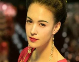 杨玉环真的被李隆基独宠吗？期间李隆基还宠溺过别的嫔妃吗？