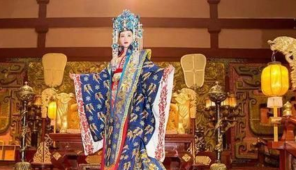 刘娥成为皇后之后，她在天禧党争中如何继续把持朝政？