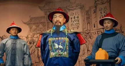知府在明清两代是做什么的？又相当于是现在的什么职位？
