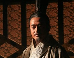 秦国强大的原因是什么？除了商鞅变法外还有什么原因？