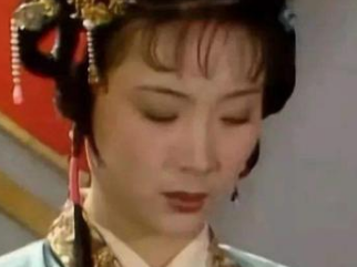 红楼梦中贾府的丫头最忧心的事情是什么？