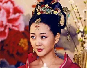 司马曜的宠妃张贵人，她对司马曜做了什么？