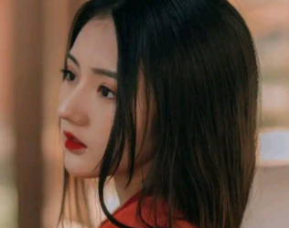 何法倪是如何成为司马聃的皇后的？她在宫中的生活如何？