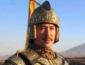 李密能一步步架空翟让的权力是如何做到的？