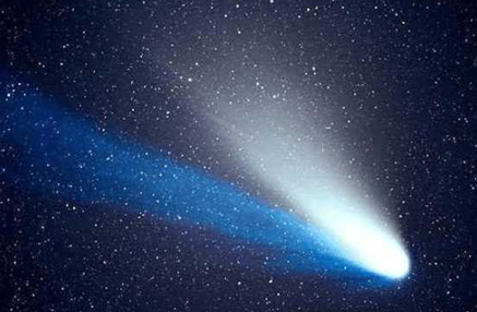 大多数彗星由西向东运行，但为何哈雷彗星从东向西运行？