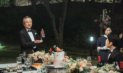 《我的上流世界》可首集观看，该剧类似影版《寄生虫》