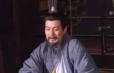 徐庶为什么会给刘备推荐诸葛亮呢？两人是什么关系？