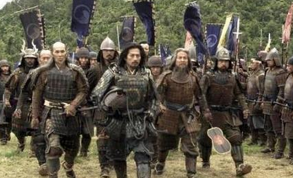 古代打仗第一排士兵伤亡肯定很大 士兵为什么还要抢着冲锋