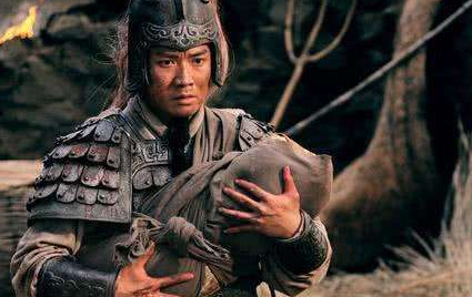 仅次于吕布的赵云，为何连许褚都没打败呢？