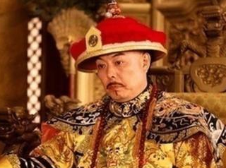 清朝第一贪官和珅，在历史上的靠山真的只有乾隆吗？