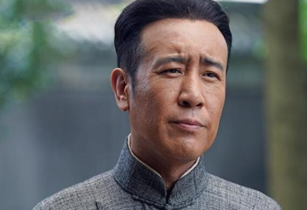 《光荣与梦想》讲了什么故事？历史背景是什么？