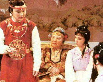 贾宝玉和贾琏挨打哪个更丢人？被打后的宝玉生活如何？