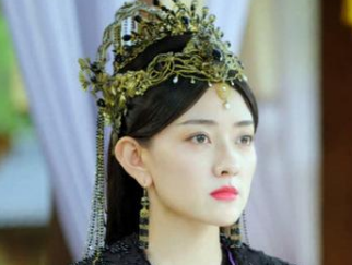 《双世宠妃3》曲小檀为什么要进宫？为了什么