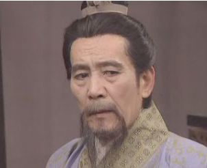 刘备创业初期时，谋士简雍、孙乾两人起到了什么样的作用？