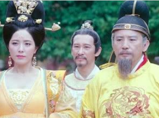 马嵬驿兵变后，李亨是如何将李隆基赶下皇位的？