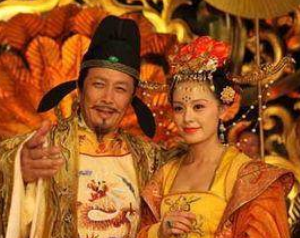 唐德宗李适继位前后，他的施政风格有哪些矛盾之处？