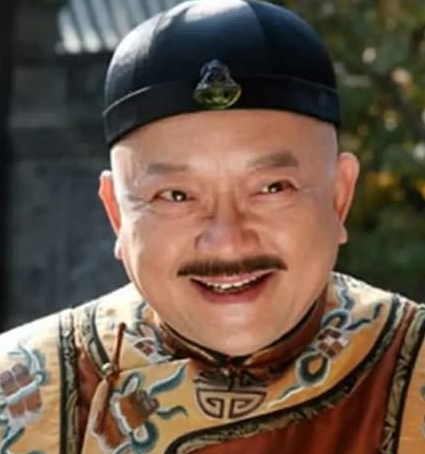 和珅作为一个贪官 乾隆为什么还对他如此宠信