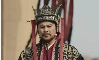 魏明帝曹叡当政时期，满宠是怎么在司马懿之前当上统帅？