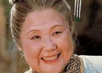 卢雪庵众人联诗时，贾母为何不带着王夫人与凤姐？