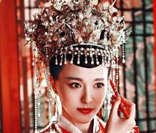 李师儿的出身贫贱，她是如何一步步成为后宫之主的？