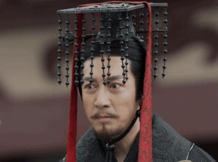 吕不韦想要离开咸阳城时，秦始皇有什么举动？